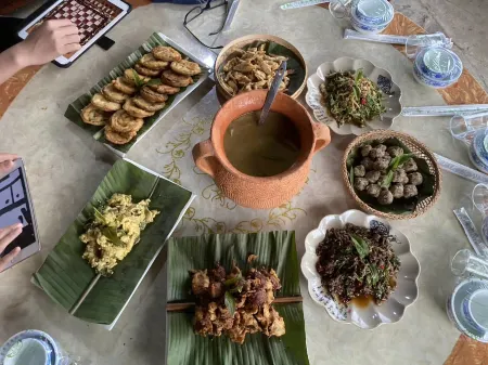 Lancang Balang Chahu B&B Отели рядом с достопримечательностью «The Old Bulang Ethnicity Village of Wenji»