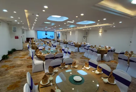 Overseas Chinese Hotel Отели рядом с достопримечательностью «Zhuhai Branch of Beijing Normal University Dormitory»