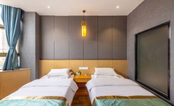 Mercure Hotel (Lanzhou West Railway Station Zhongtianjian Plaza)