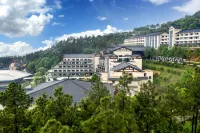 Wyndham Grand Plaza Royale Peach Blossom Hot Springs Resort Hunan