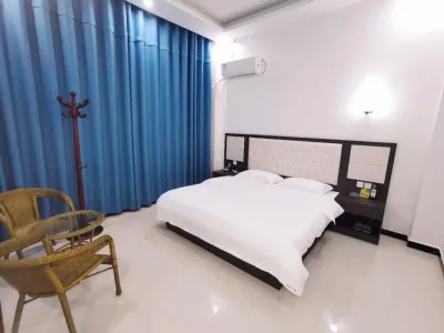 Fuyang Xinyuan Hotel (Yingdong District Flower Arranging Highway Inspection Station Store)