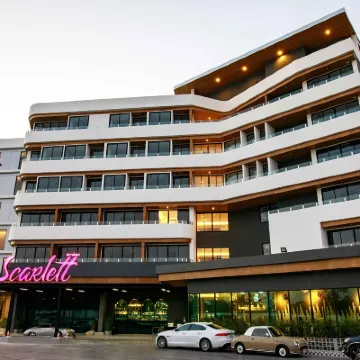 โรงแรมสการ์เลท (Hotel Scarlett) โรงแรมใกล้วัดใหญ่ชัยมงคล