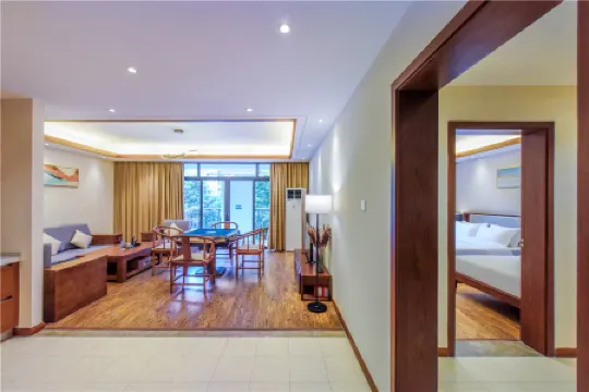 LUXURY LIFE HOTEL Отели рядом с достопримечательностью «Kong Xiangxi Residence of Chongqing»