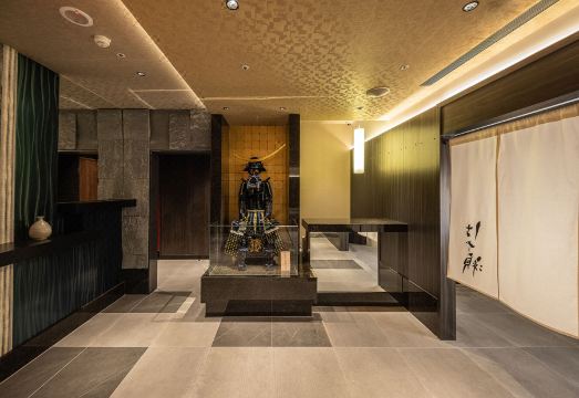 1. 호텔 메트로폴리..