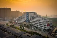 Dragon Hotel and Resorts - parking