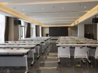 EARL Family Hotel (Huainan No.2 Middle School Branch) Hotels in Huainan