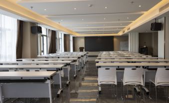 EARL Family Hotel (Huainan No.2 Middle School Branch)
