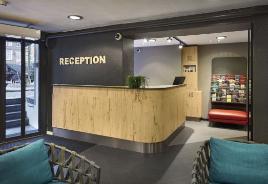 호텔 객실 내부