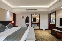 Red Forest Hotel Hepu - Balkon