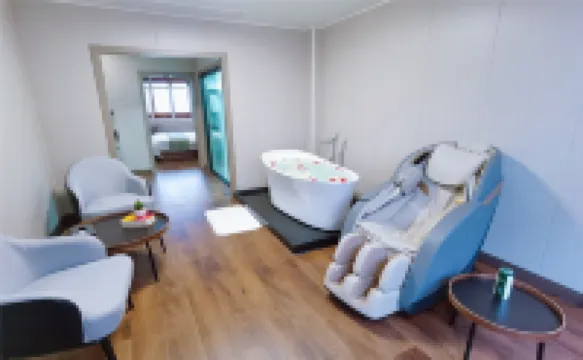 Yunhe Terrace Yunxi Homestay (Baiyingu Scenic Area Shop) Hotels near Qixingdun Observation Deck