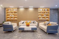 Unitour Hotel (Beihai Hepu High-speed Rail Station Passenger Transport Center) - parking