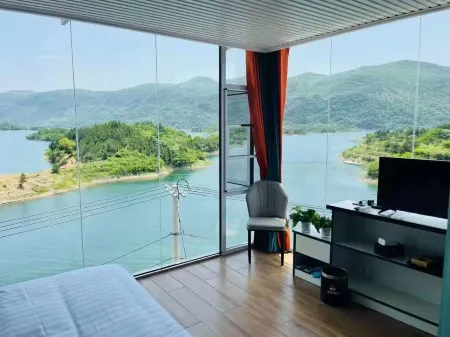 Xiandaohu Xitian Yueshang Homestay Отели рядом с достопримечательностью «Xiandaohu Xianhu Gallery»