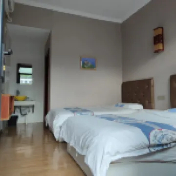 Yichuan Huangpu Homestay (Hukou Waterfall)