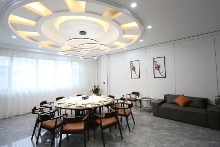 Hushan Hotel Hailin Отели рядом с достопримечательностью «Xueyuan Park»