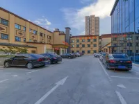 Vienna Hotel Zhengzhou Nanyang Road xinglongpu subway station Hotels near Shenglong Huijin Square
