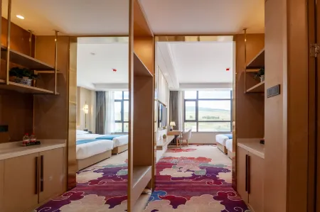 Futianhai Holiday Light Luxury Hotel