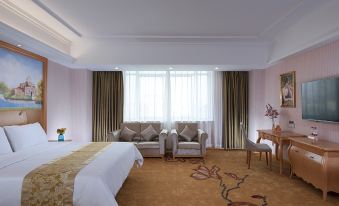 Vienna Hotel (Huizhou Zhongkai High-speed Railway Station Green Fairy Tale Branch)