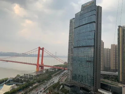 Shell Hotel (World Trade Fair Yangtze River at Lanjiang Road Metro Station)