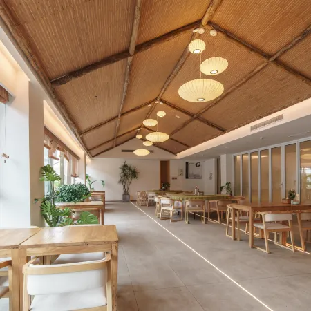 Xianzai Houshe Hotel (Dujiangyan Scenic Area)