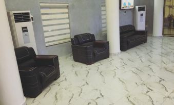 Gold Crown Hotel