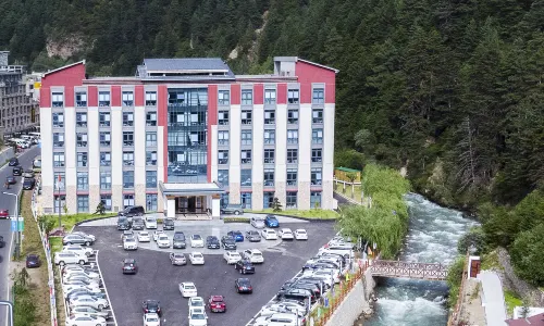 小金新四姑娘山莊(雙橋溝景區店)