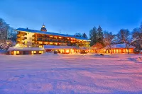Yachthotel Chiemsee GmbH Hotels in der Nähe von Schraml GmbH
