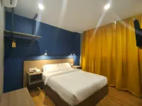 Uptown Hotel