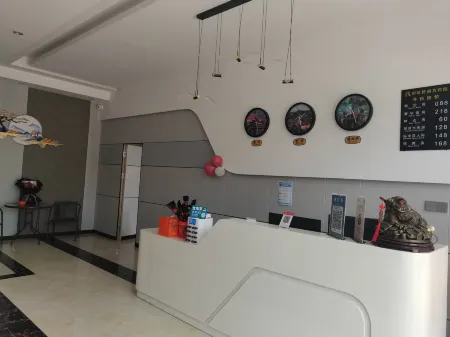 Mayang Rainbow Bridge Business Hotel Отели рядом с достопримечательностью «Teng Daiyuan Memorial Hall»