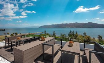 Zaihaiyifang Sunrise Seaview Homestay (Dali Qihai Branch)