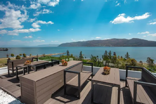 Zaihaiyifang Sunrise Seaview Homestay (Dali Qihai Branch)