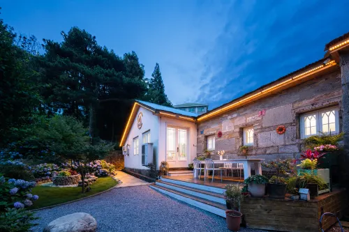 Lushan Yanshi Garden Villa