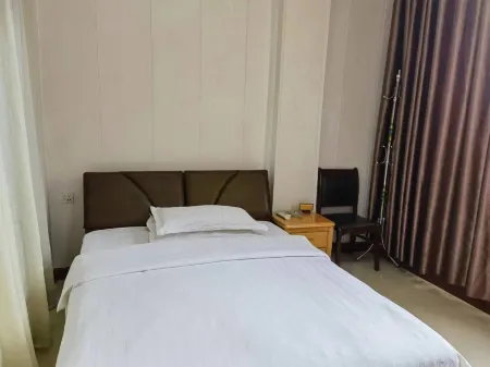 Longcheng Hotel (Yuping Longfeng Avenue) Отели в г. Юйпин-Дунский автономный уезд