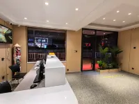 城市菠蘿蜜飯店（榮成大潤發影院主題店）