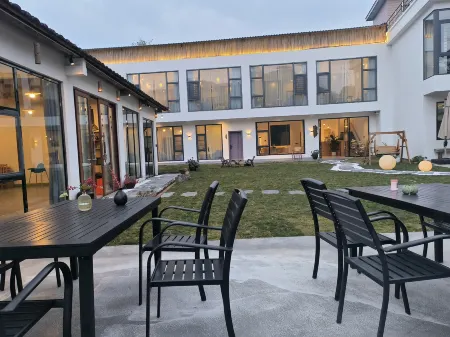 Danxia Mountain Guanshan Xiaoyuan Homestay