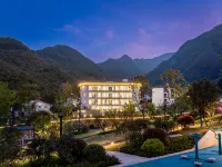 Yunman 16 (Anji Yunshang Grassland Panda Tribe Adventure Park) Hotels near Sky Land