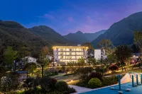 Yunman 16 (Anji Yunshang Grassland Panda Tribe Adventure Park) Hotels near Cloud Skywalk