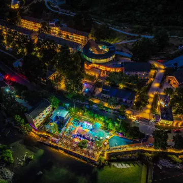 809 micro Resort Town Hotel