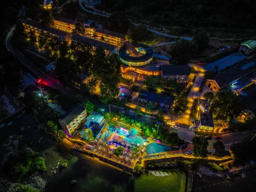 809 micro Resort Town Hotel