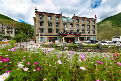 Gongga Hotel (jingpingdian) Hotels near Chonggu Sward