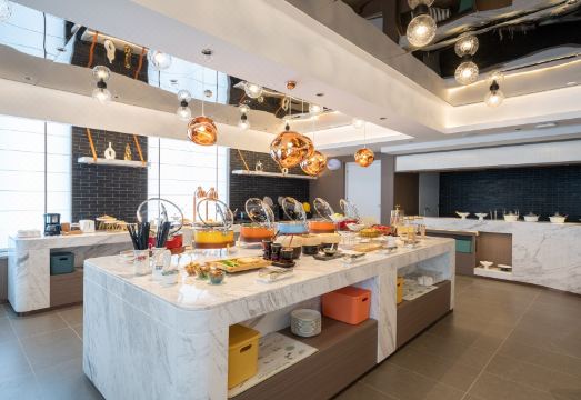 World Hotel (Jinan Fengming Road Baoshan Subway Station Branch) Hotel Overview