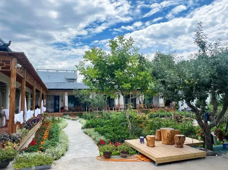 Gongliuxiang Wangxiaoyuan B&B Отели рядом с достопримечательностью «Kurding Tourism and Cultural Museum»