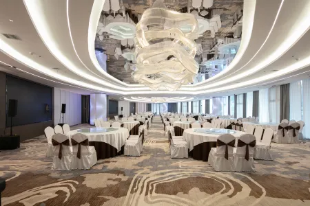 No. 1 Hotel on the Bund (Weilai Ark Guiyang Yunyan District) Отели рядом с достопримечательностью «Zhenhua Square»