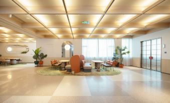 Orange Hotel (Shanghai Xingzhi Road Subway Station)