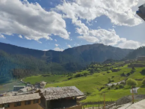 Yasheng Homestay (Zhagana Scenic Area)