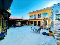 Tex meets the inn again
