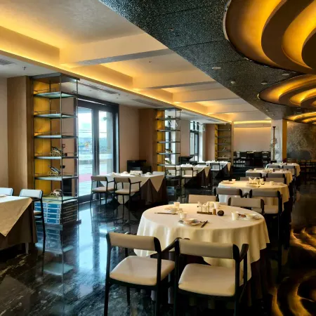 Ninghai Hantang Supreme Hotel (Jinshan Ninth Road Branch, Ninghai Station)