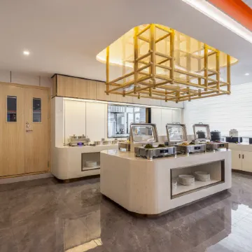 Jifeng International Hotel (Kuqa High-speed Rail Station Donghu Branch)