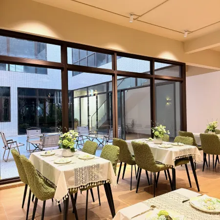 Jifeng Seaview Light Residence (Shili Silver Beach, Hailing Island, Yangjiang)