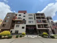 Zhangbei Xingye Lakeside Hotel - parkir