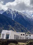 Yula Mountain Lodge (Jionglacuo Tourist Service Center) - 3-Star